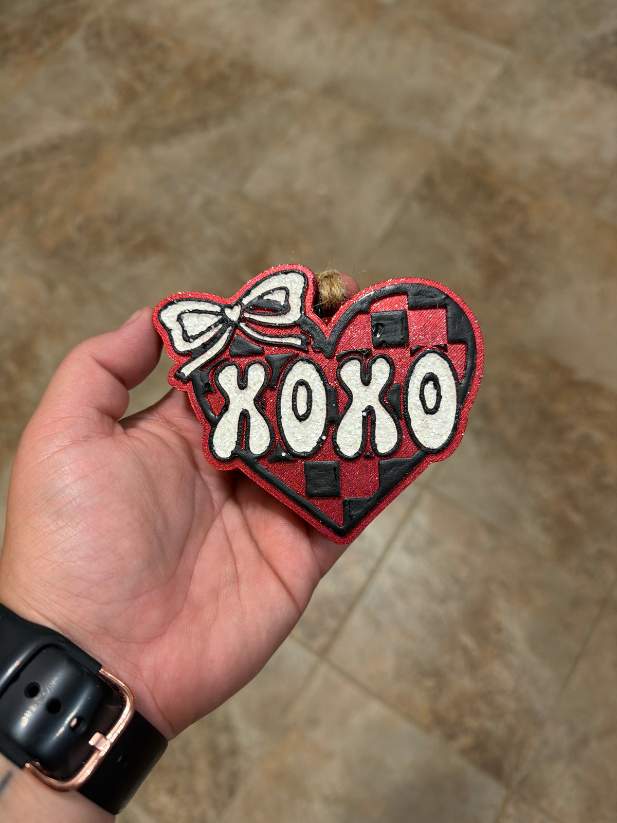 Valentine Heart XOXO w/bow & checkers