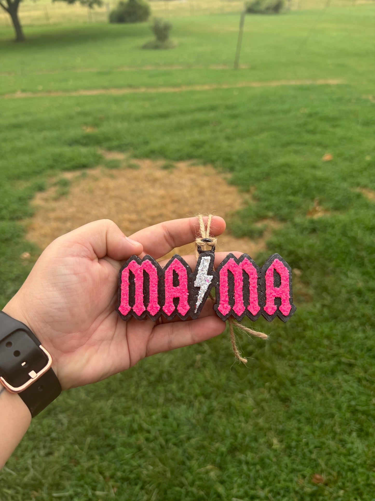 Mama w/ bolt