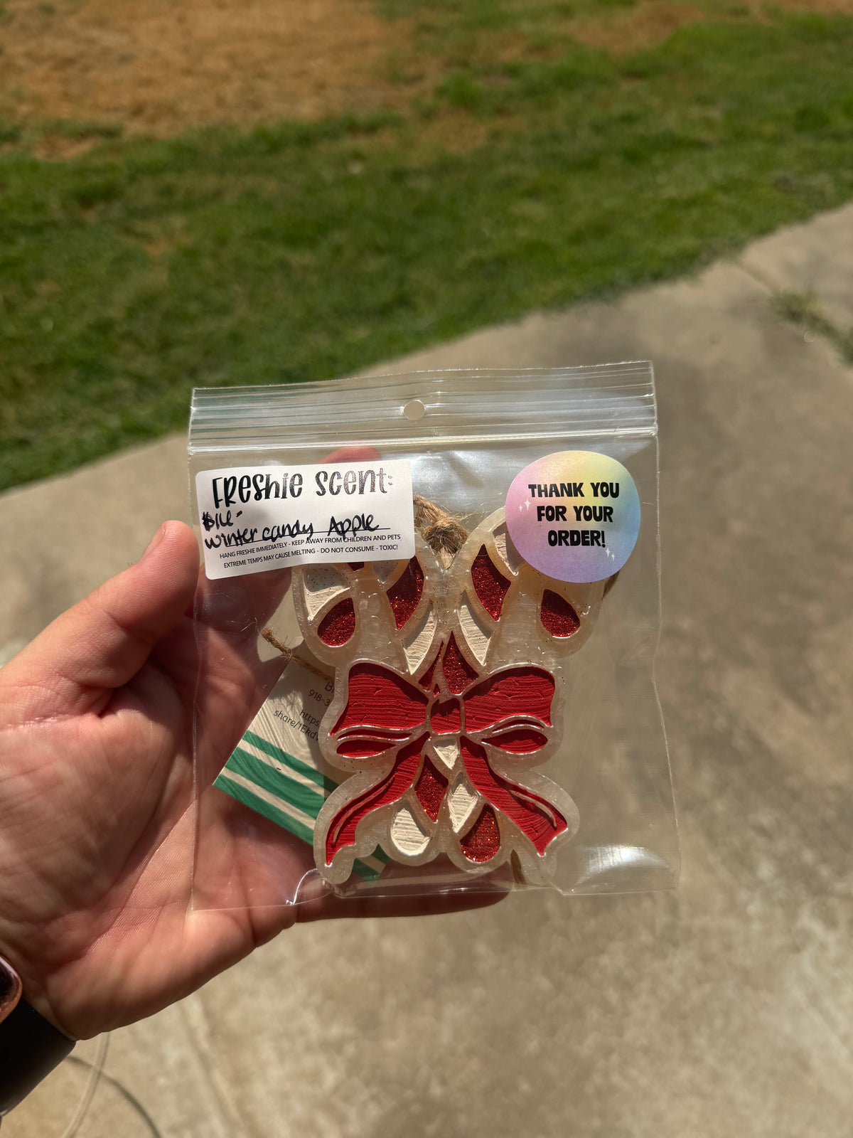 Candy canes w/ bow -scent : winter candy apple