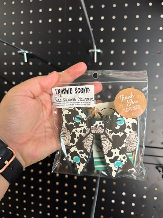 Rustic/Turquoise Bow- scent: coco butter cashmere
