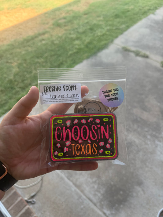 Choosin’ Texas- scent: leather & lace