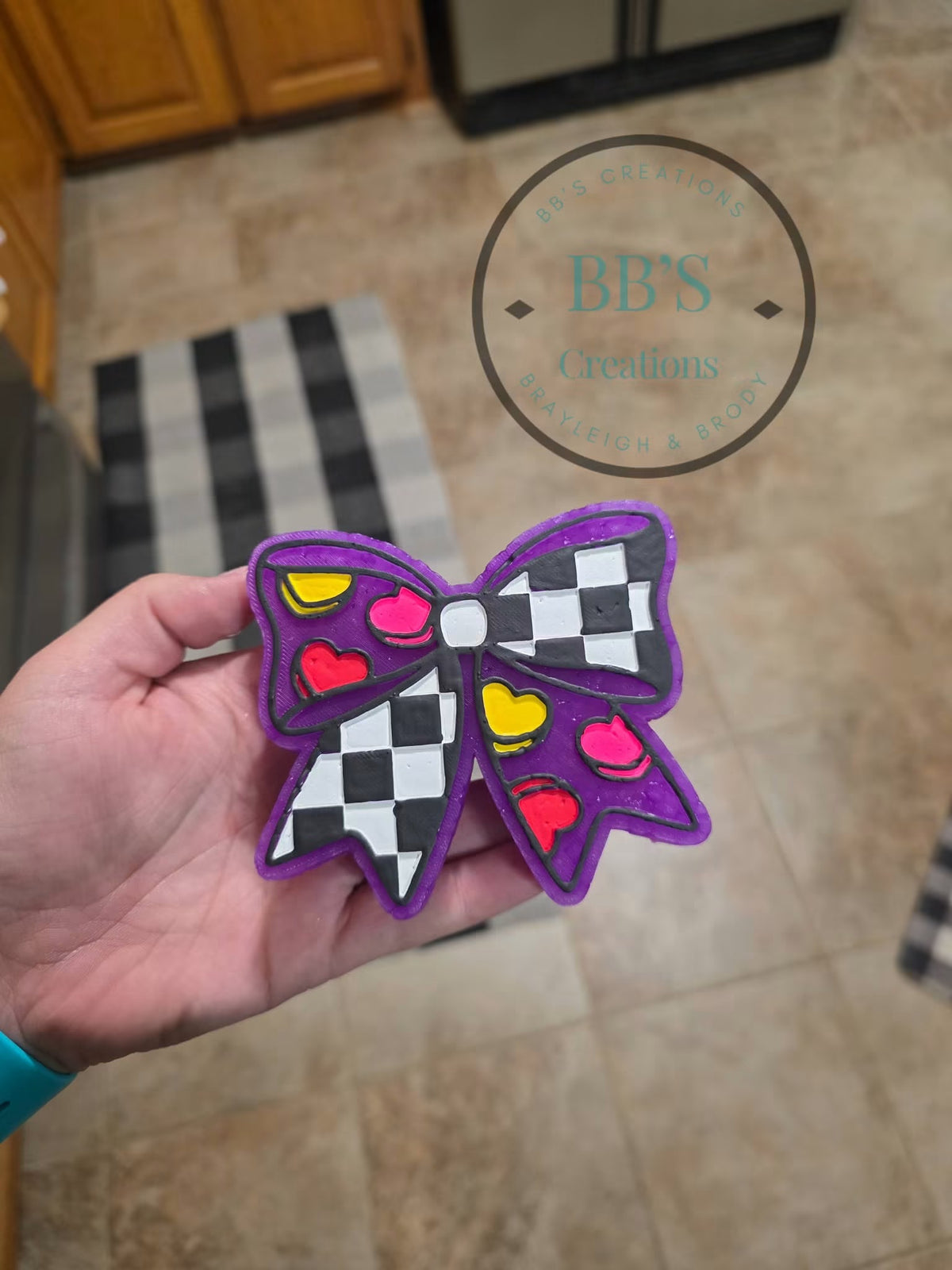 Valentine’s Bow w/ hearts & checkered