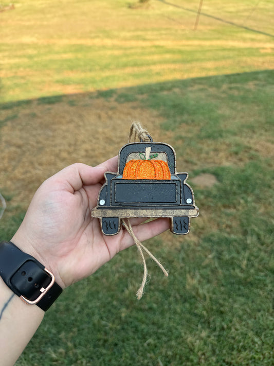 Pumpkin Farmtruck - Back of Truck